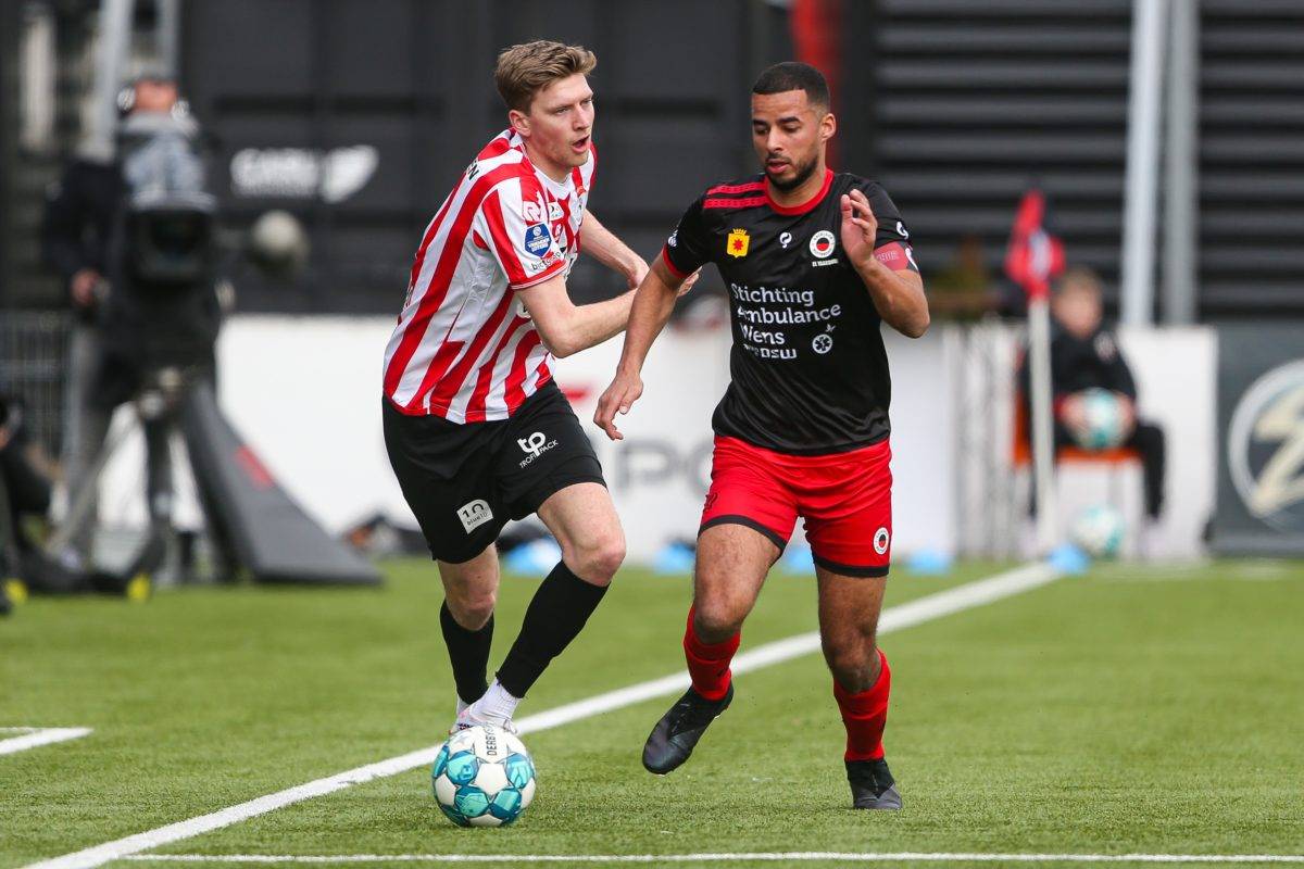 對足球深刻 對足球深刻